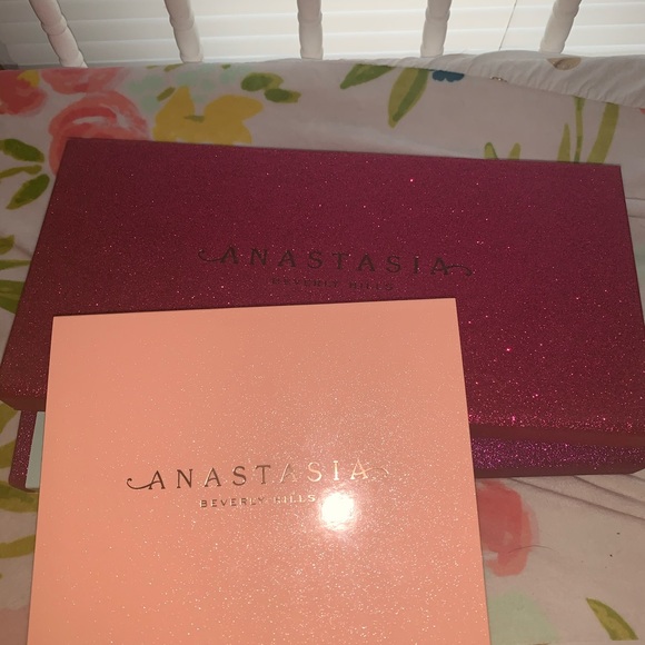 Anastasia Beverly Hills lip bundle - Picture 5 of 16